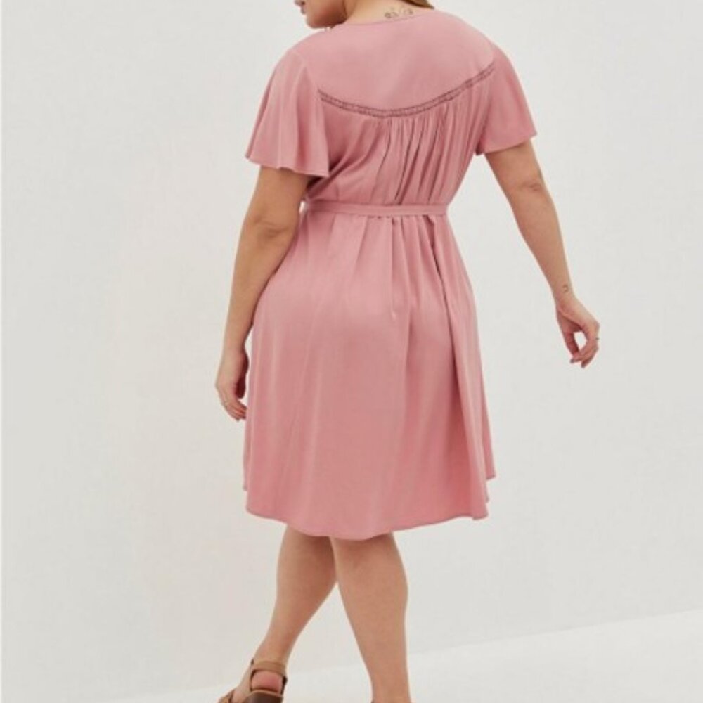 Torrid Women's Pink Mini Challis Embroidered Dress - Plus Size 1 - NWOT - Picture 3 of 11